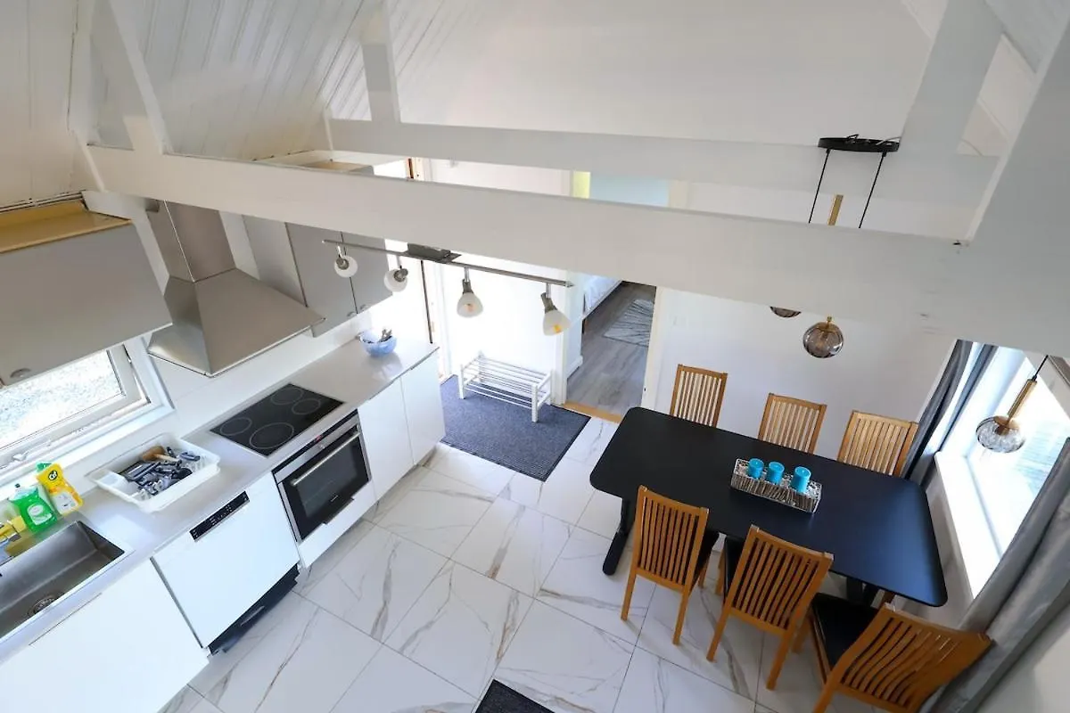 8 Beds - Workers Dream Home - Free Parking - Wifi Gothenburg