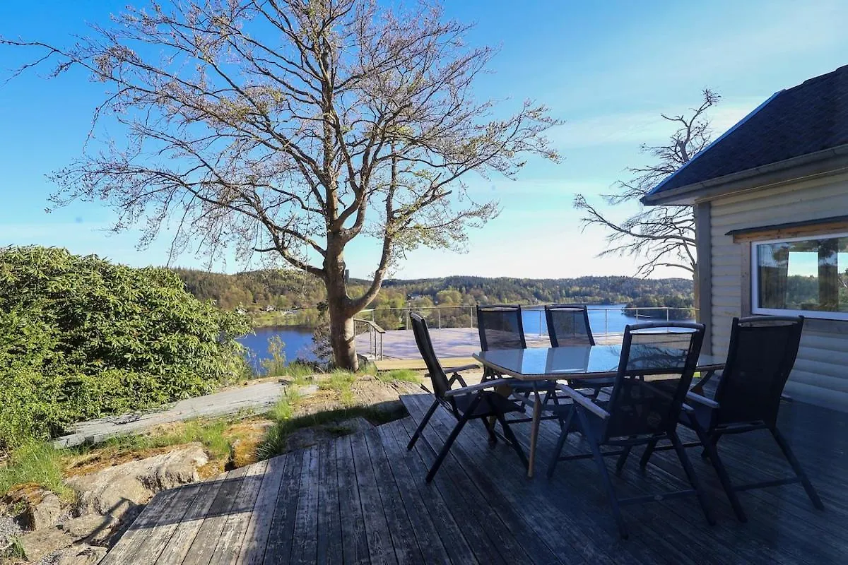 8 Beds - Workers Dream Home - Free Parking - Wifi Gothenburg Sweden